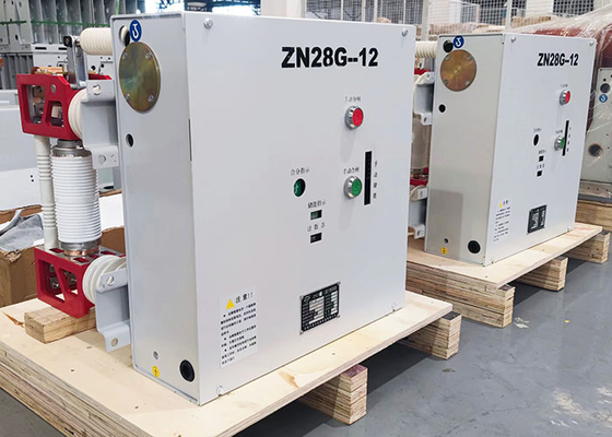 50KA高圧真空の遮断器三相AC 50HZ 12KV 4000Aに