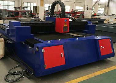 500WカーボンCNCの鋼鉄打抜き機、1500X3000mmレーザーの金属の切断装置