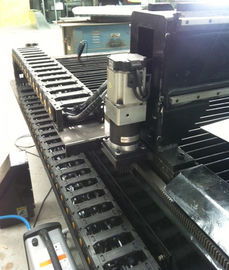 高精度な鋼鉄CNC血しょう打抜き機CNC2-1500X3000のテーブルのタイプ炎