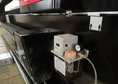 FastCAMの1500X3000mm Hyperthem CNC血しょう金属板の打抜き機のテーブルのタイプ